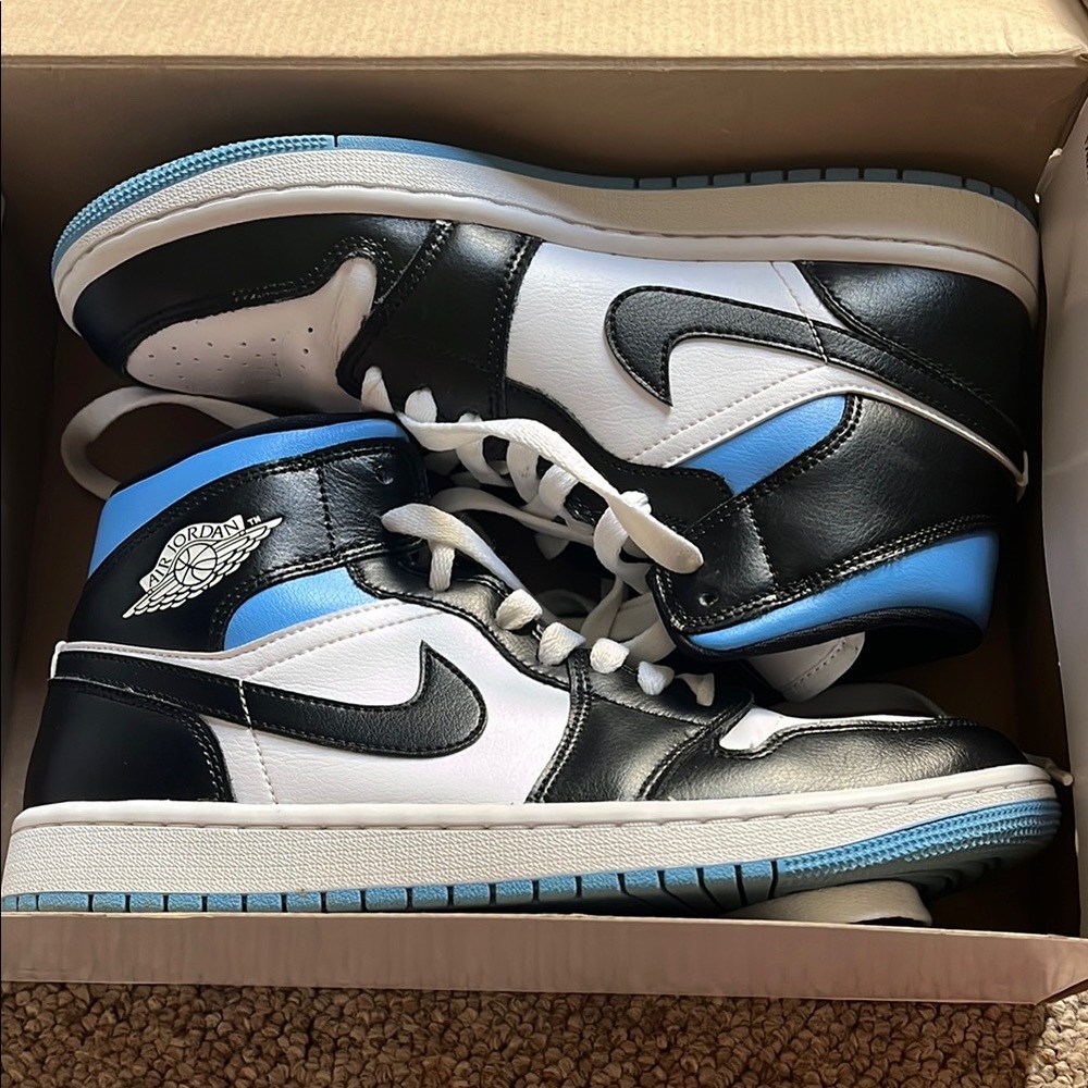 Jordan Women's Sneakers Black White Blue